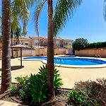Holiday home Bonito Adosado En Rotas
