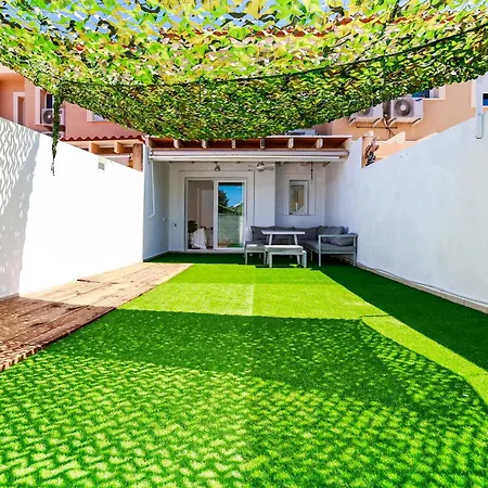 Bonito Adosado En Rotas *