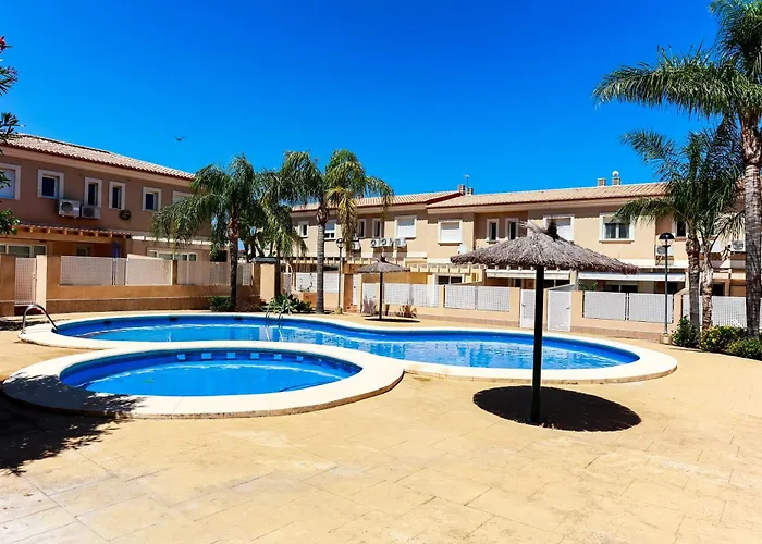 Casa de Férias Bonito Adosado En Rotas Dénia