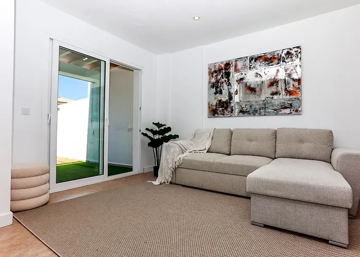 Bonito Adosado En Rotas *