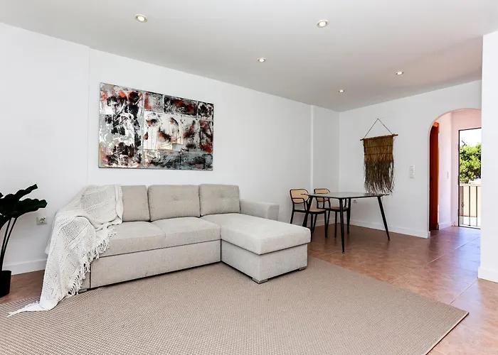 Bonito Adosado En Rotas *