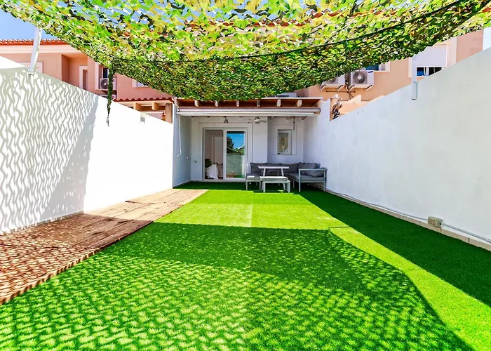 Bonito Adosado En Rotas *