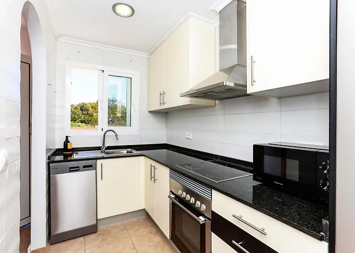 Bonito Adosado En Rotas *